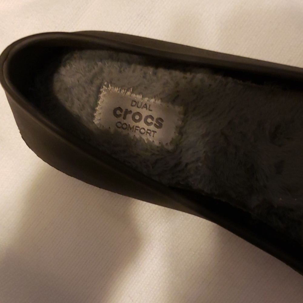 Crocs. - Picture 2 of 4